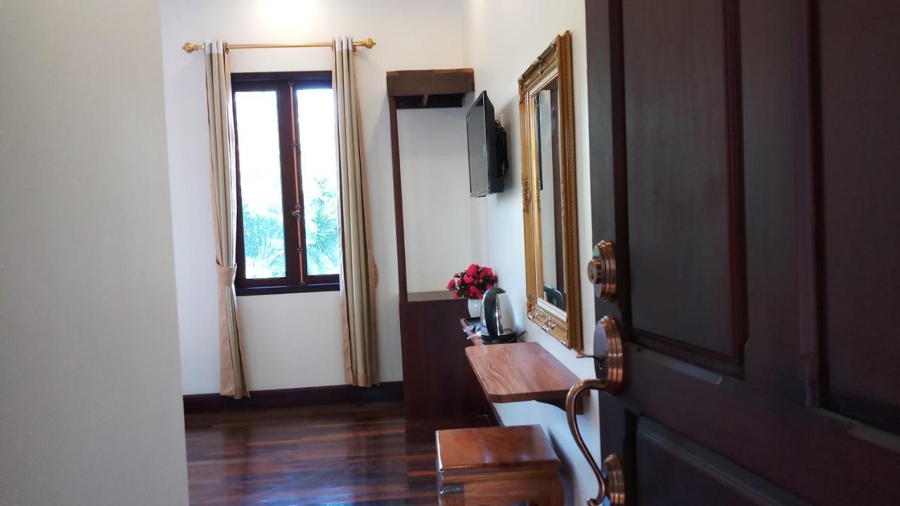 Villa Bouathong Hotels หลวงพระบาง ภายนอก รูปภาพ