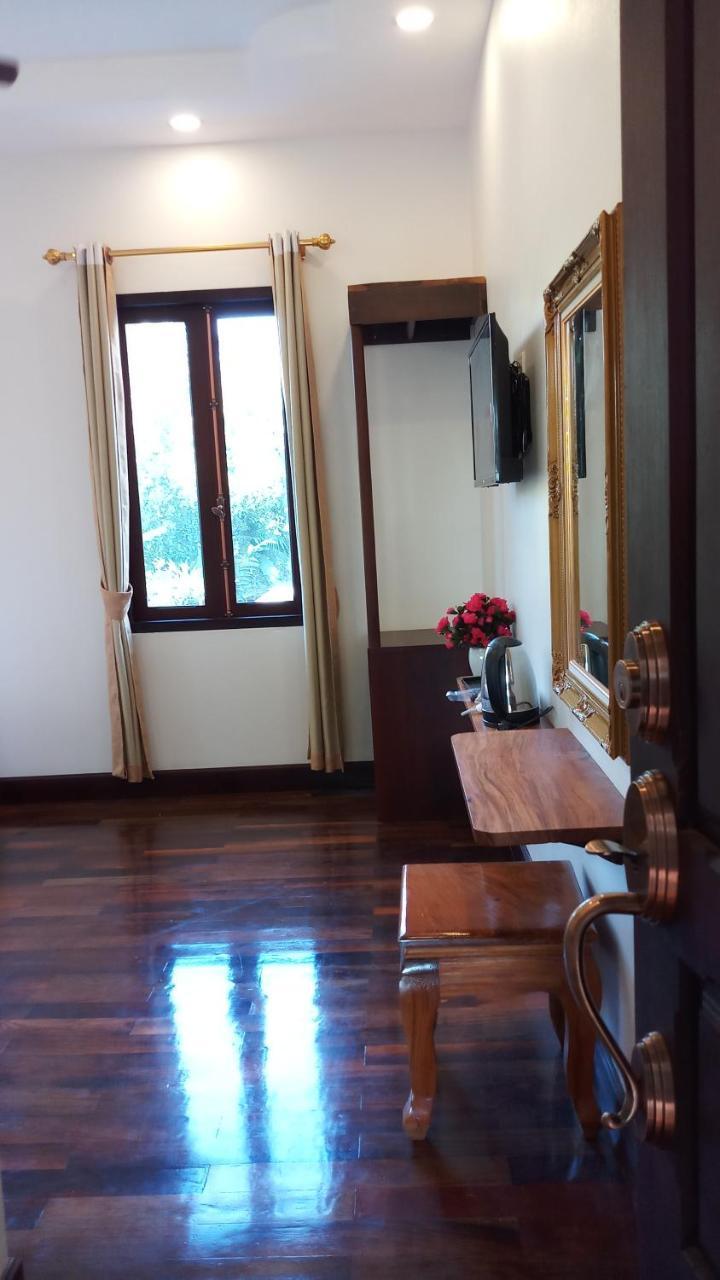 Villa Bouathong Hotels หลวงพระบาง ภายนอก รูปภาพ