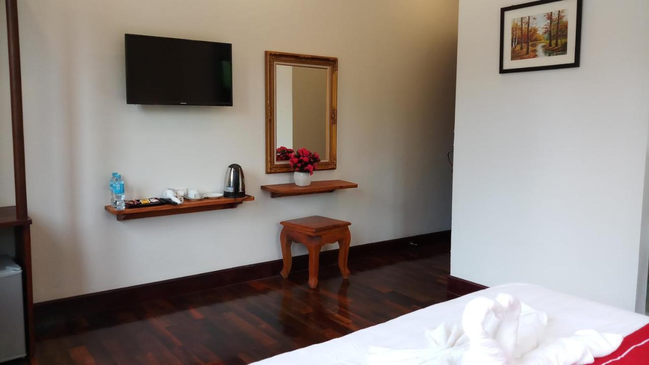 Villa Bouathong Hotels หลวงพระบาง ภายนอก รูปภาพ