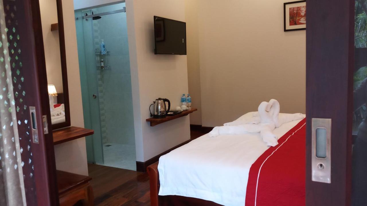 Villa Bouathong Hotels หลวงพระบาง ภายนอก รูปภาพ